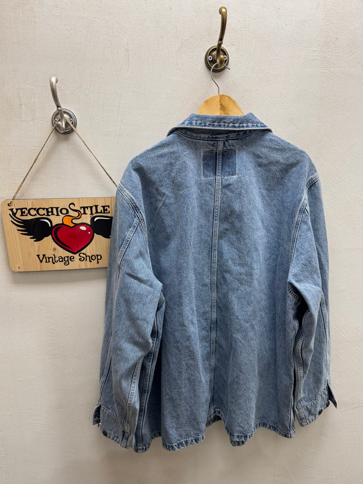 LEVI’S WORKER