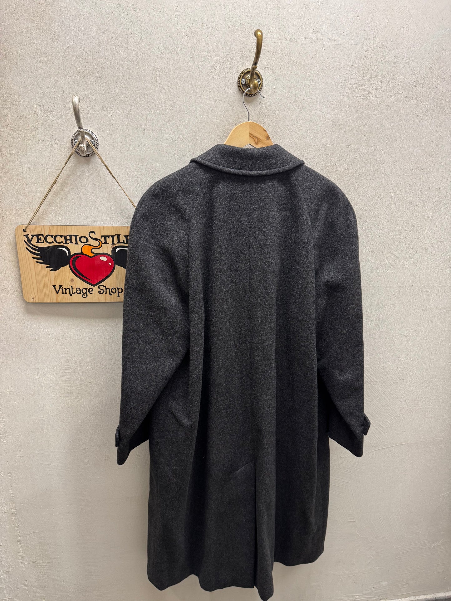 AQUASCUTUM OF LONDON