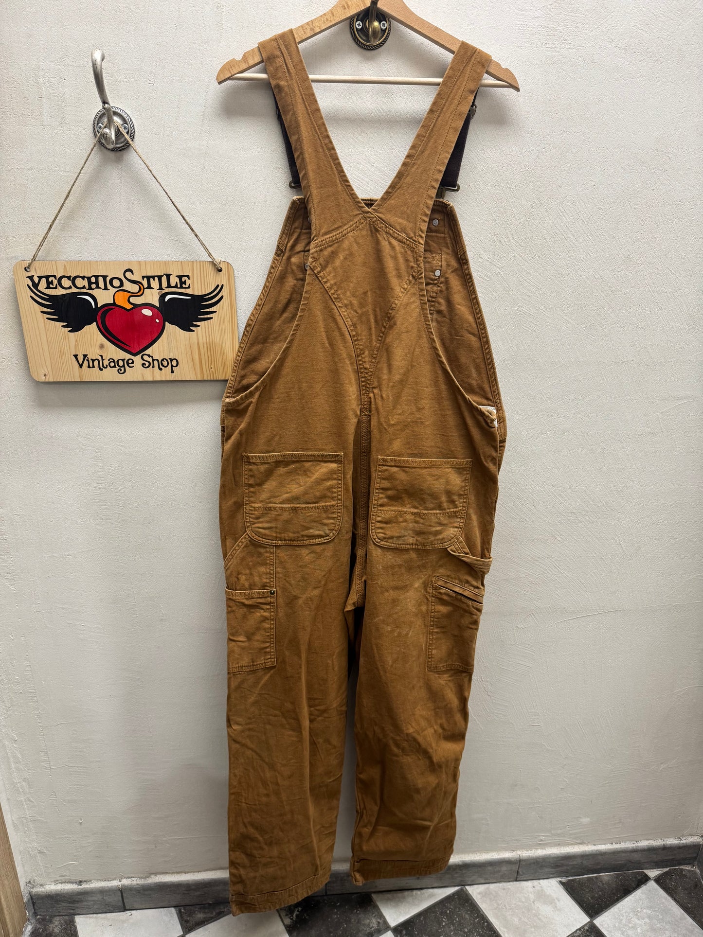 CARHARTT WORKER