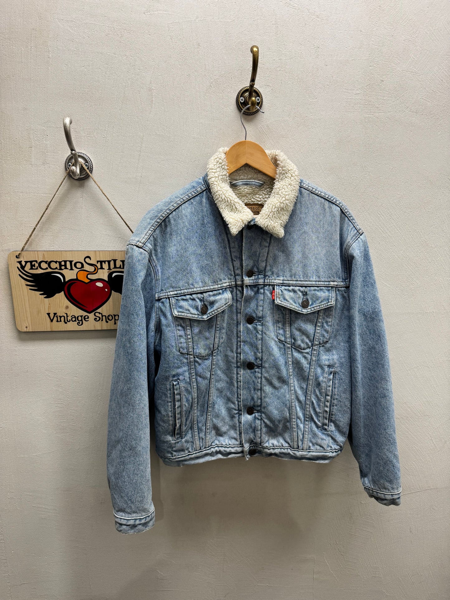 LEVI’S