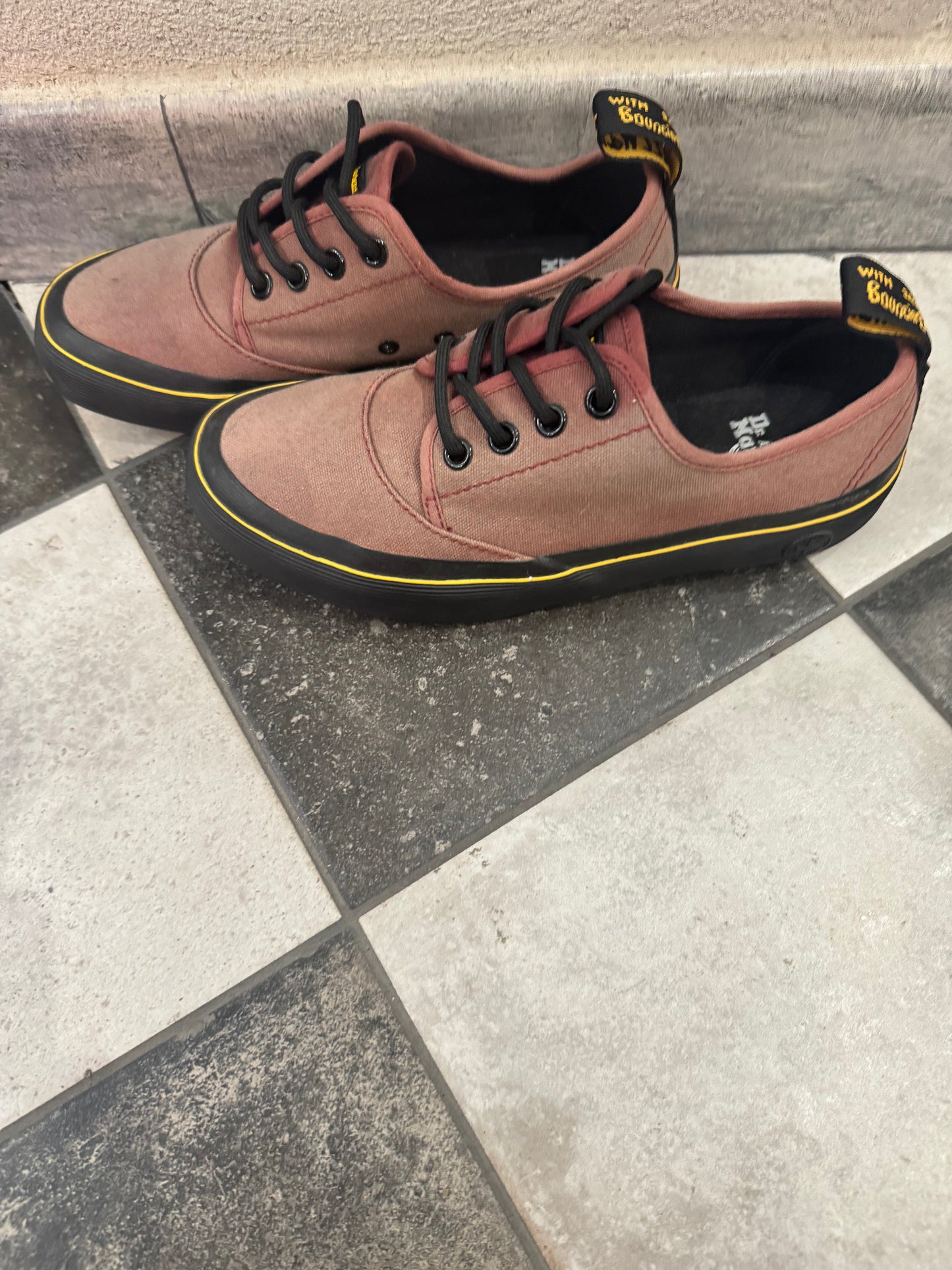 DR.MARTENS