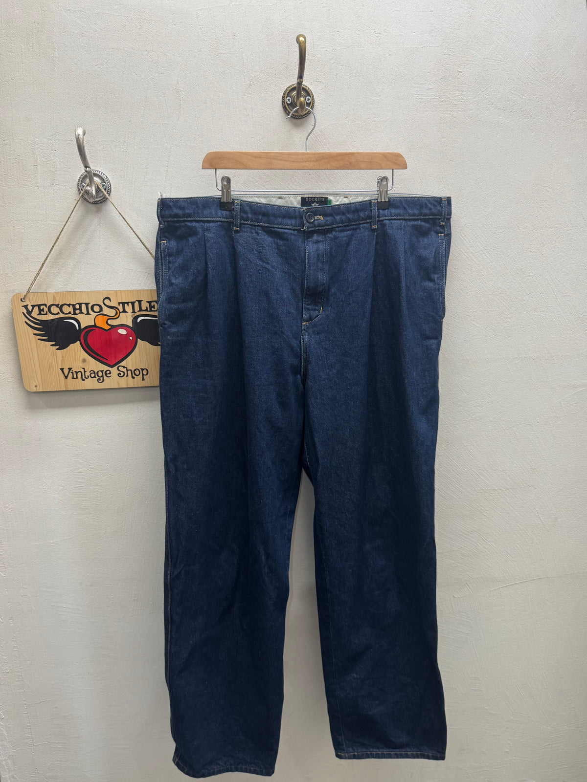 DOCKERS
