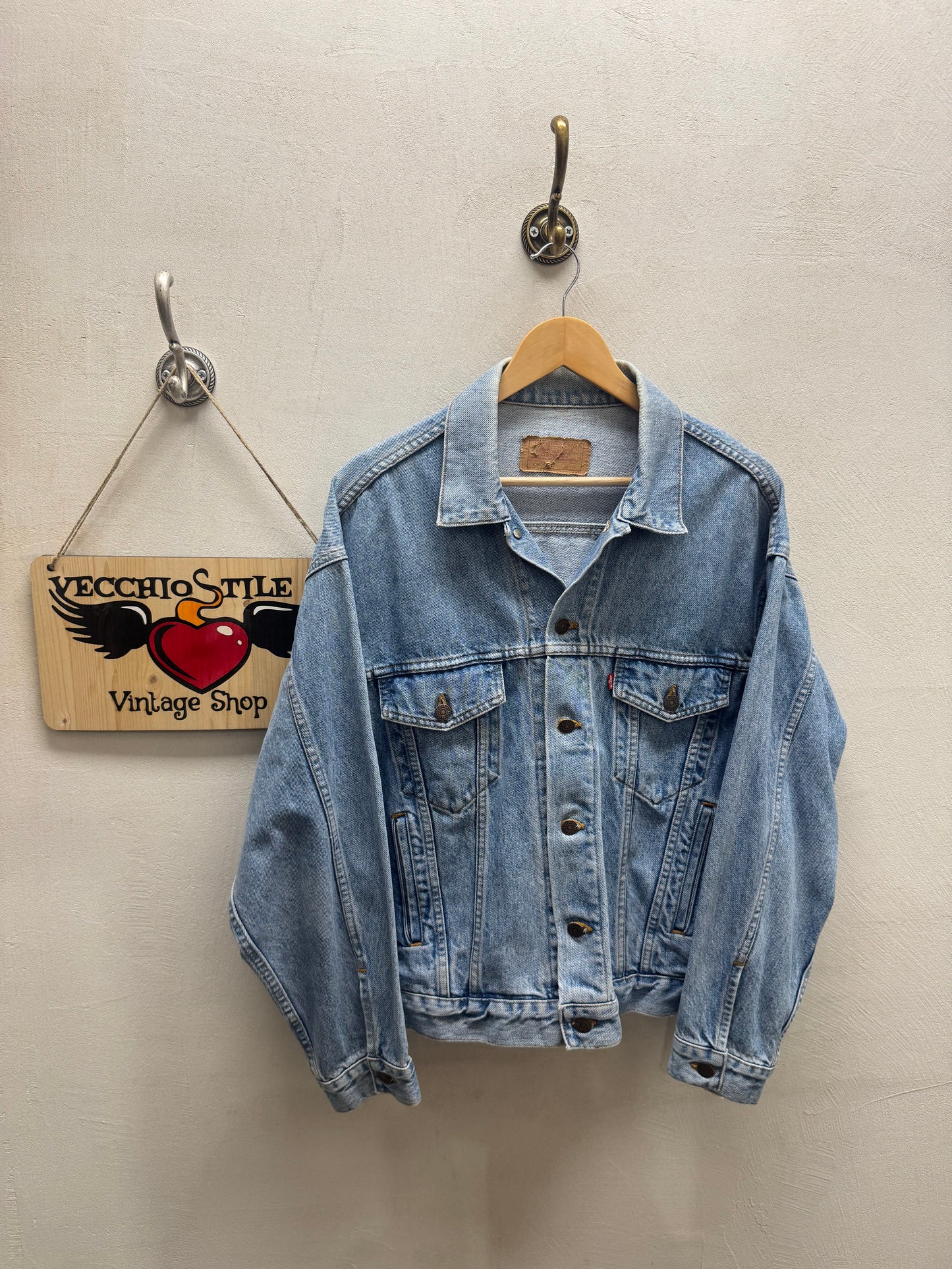 LEVI’S