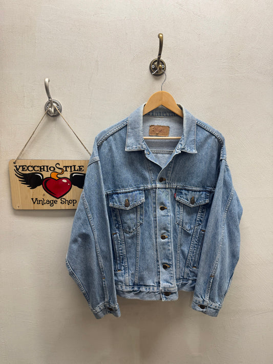 LEVI’S