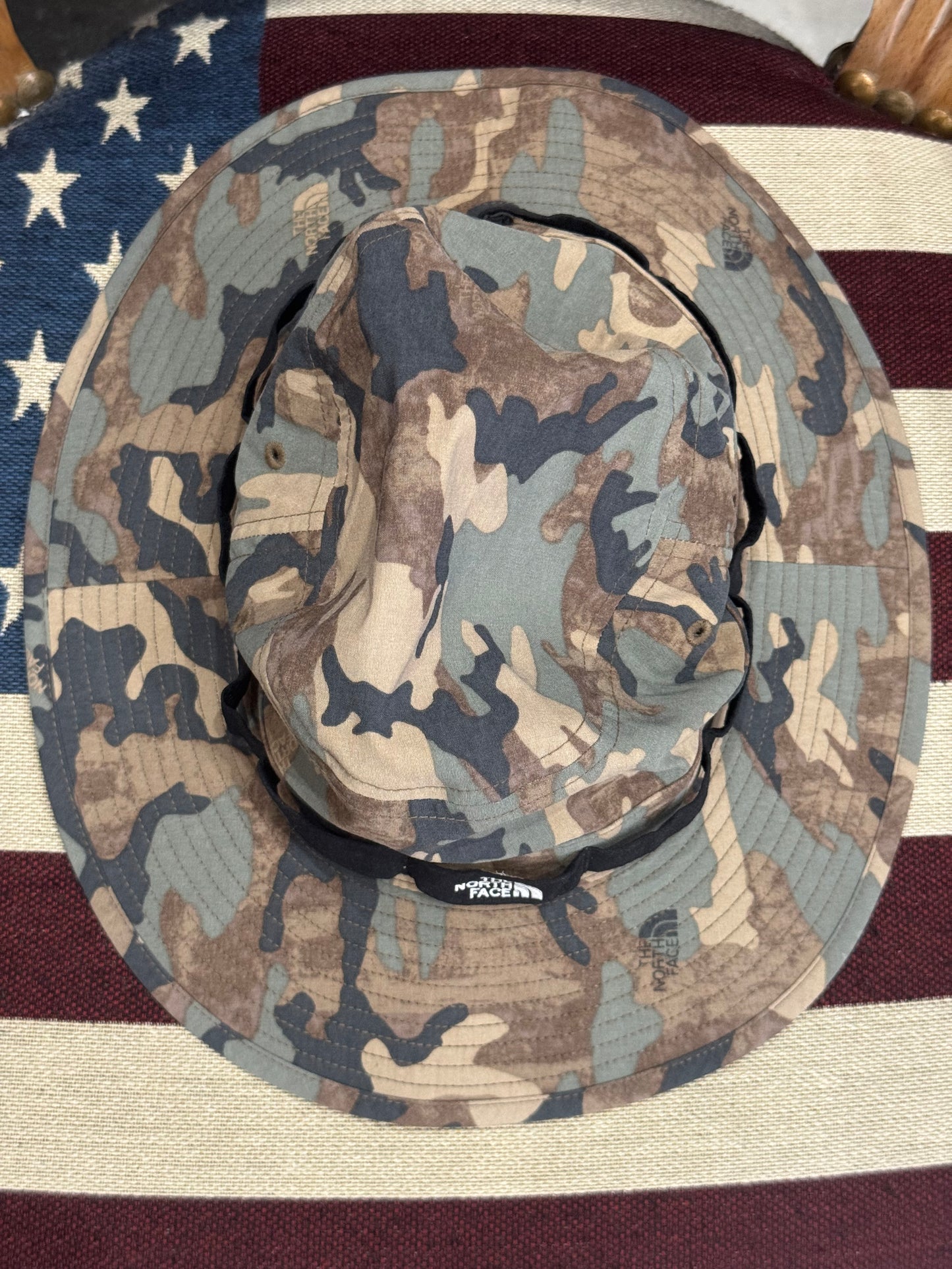 THE NORTH FACE
