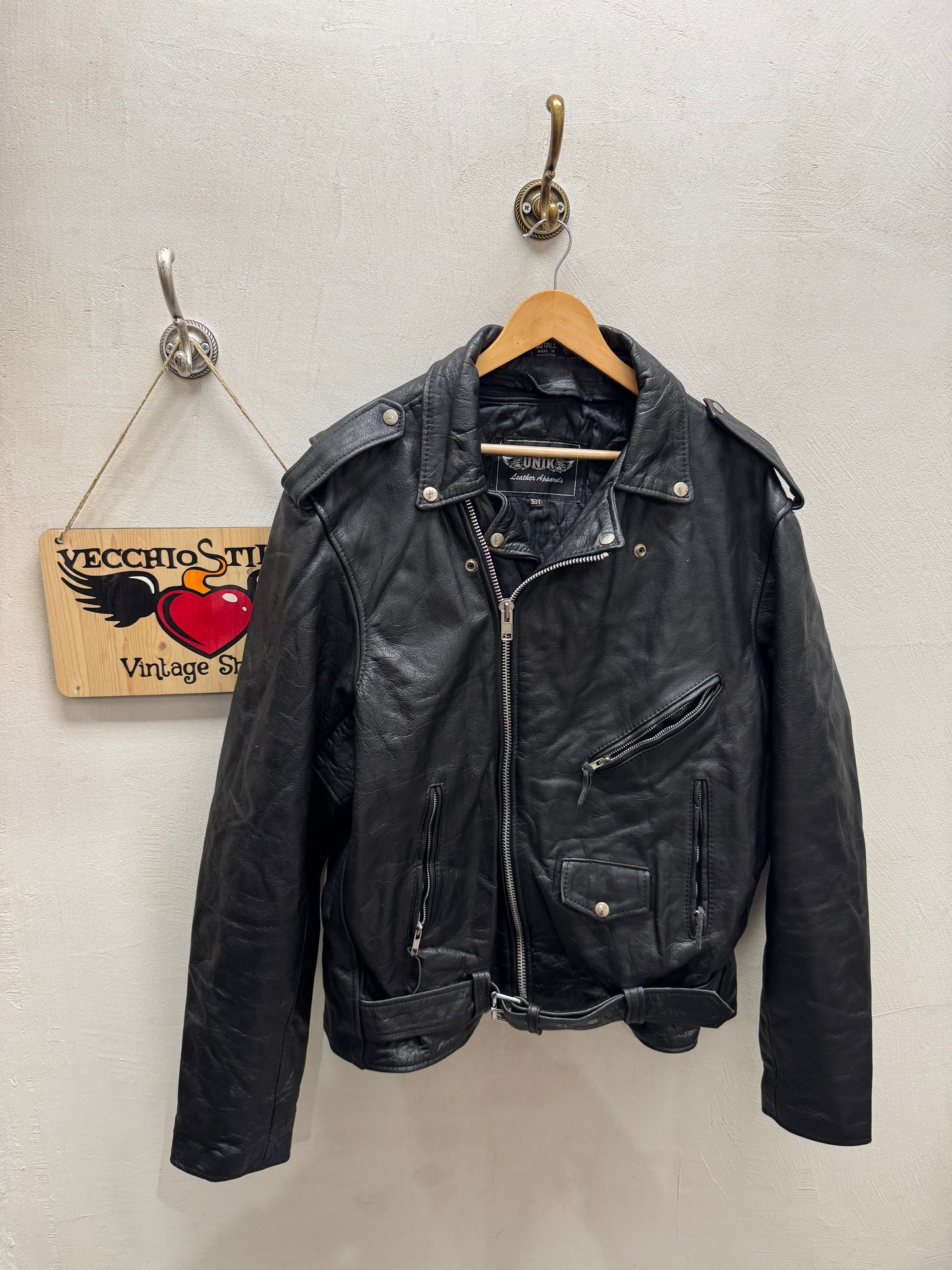 VINTAGE LEATHER