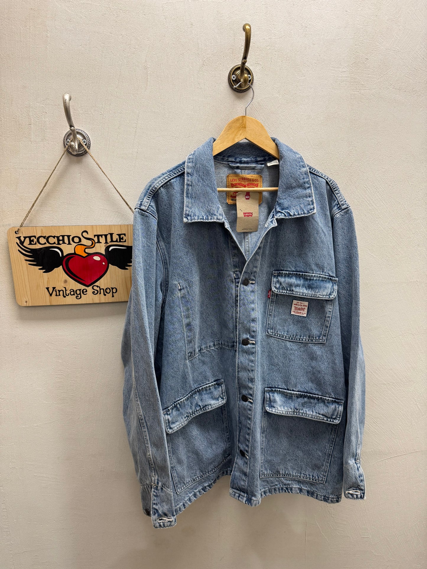 LEVI’S WORKER