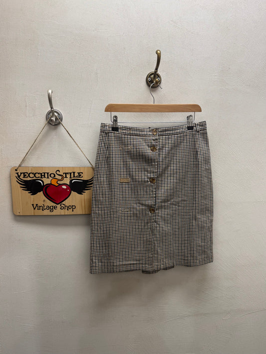AQUASCUTUM OF LONDON