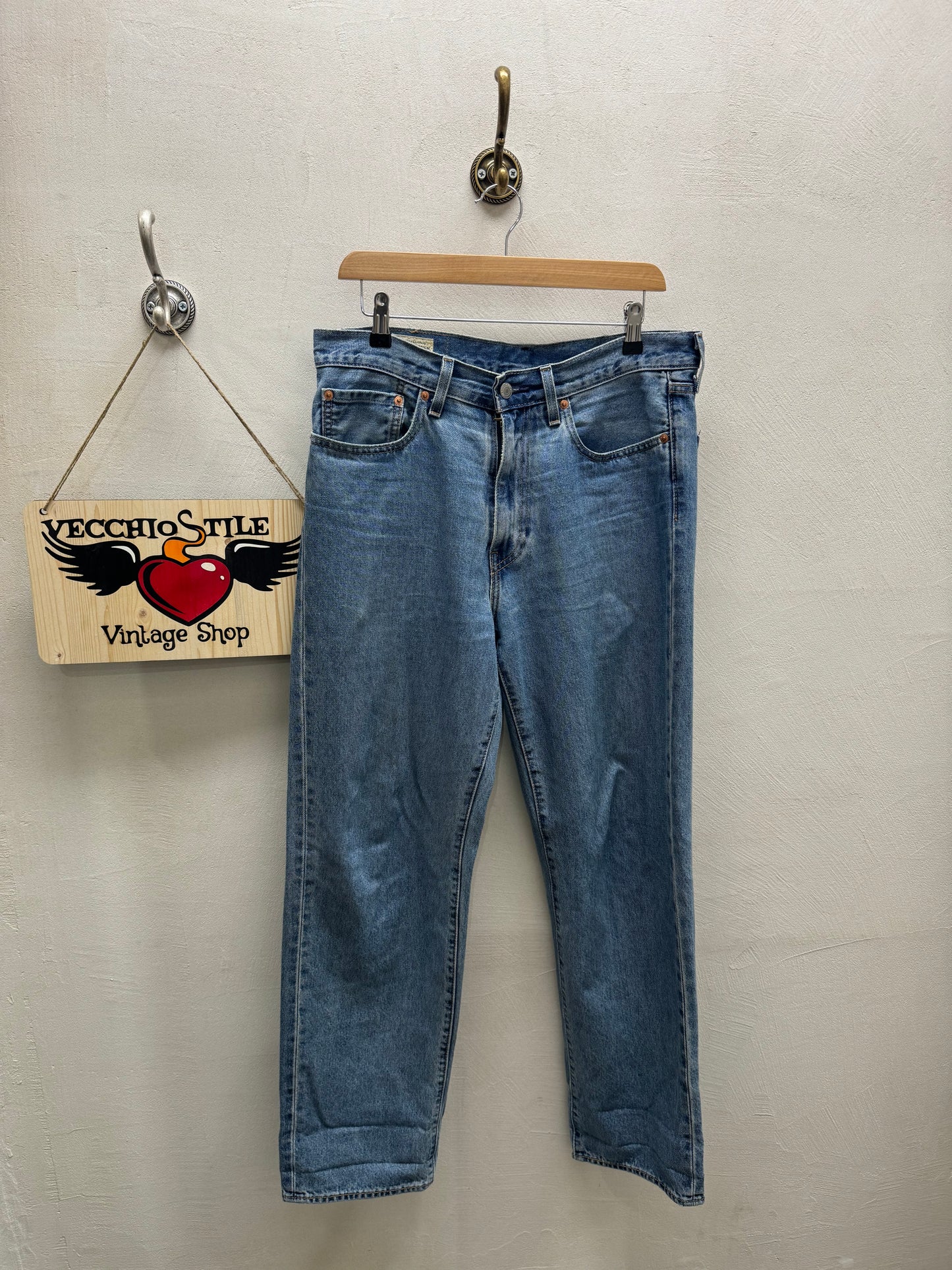 LEVI’S STAY LOOSE