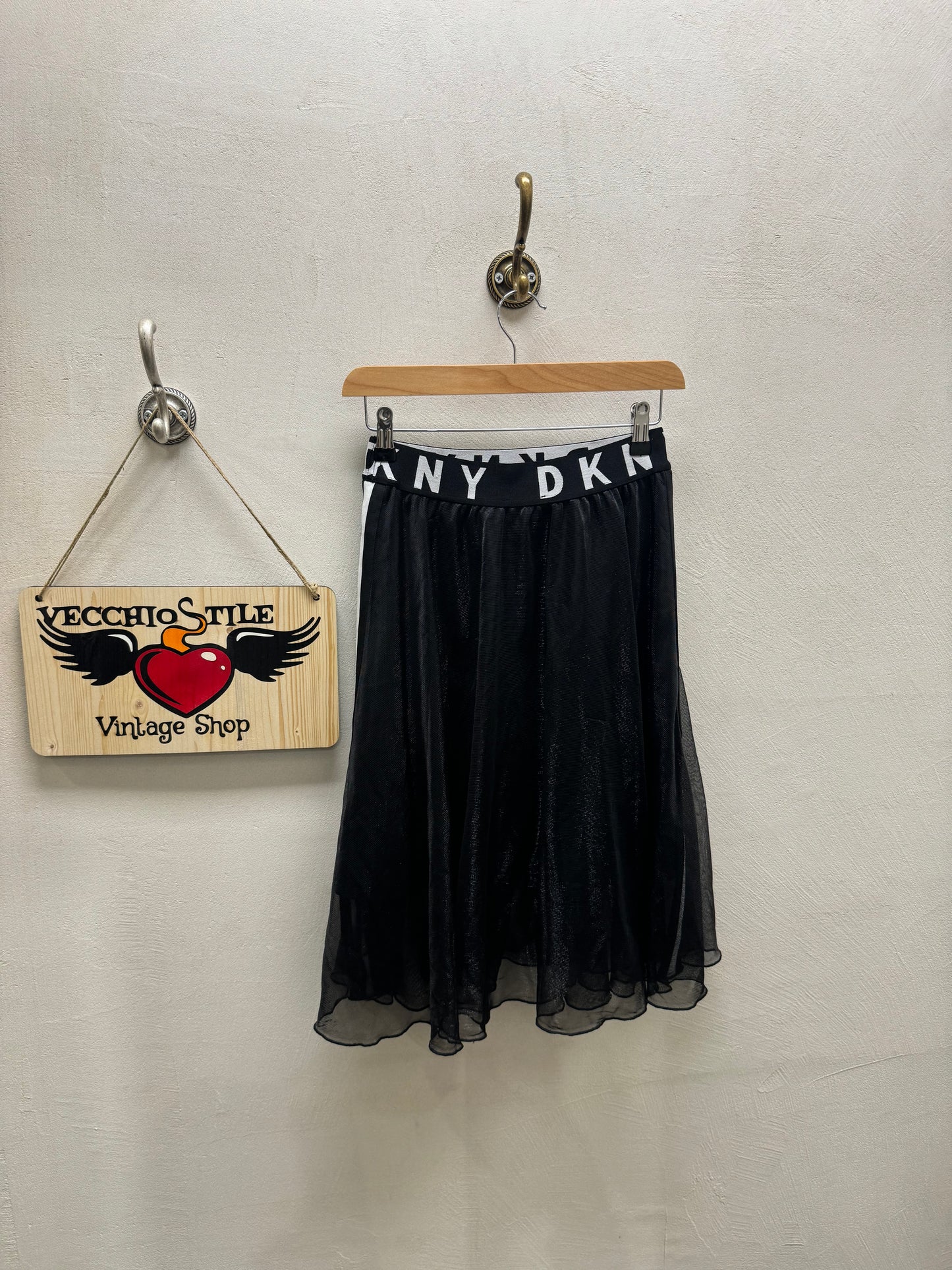 DKNY