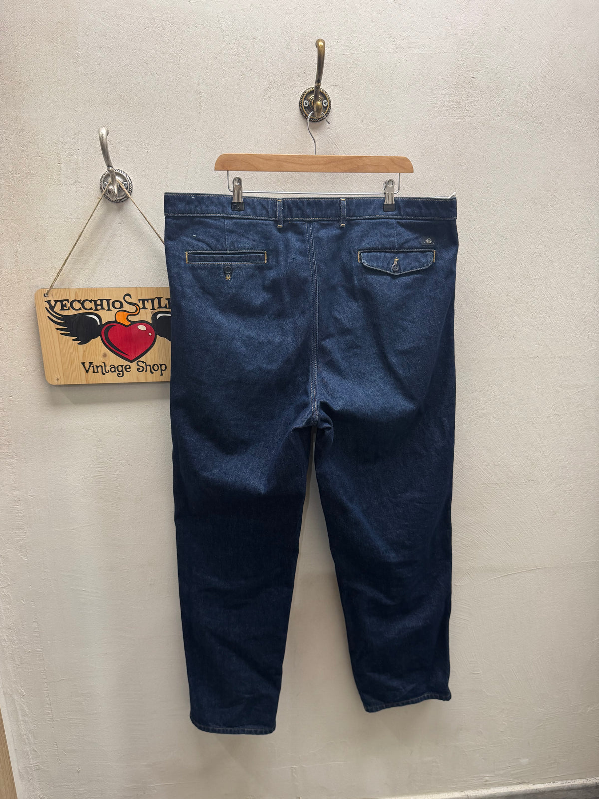 DOCKERS