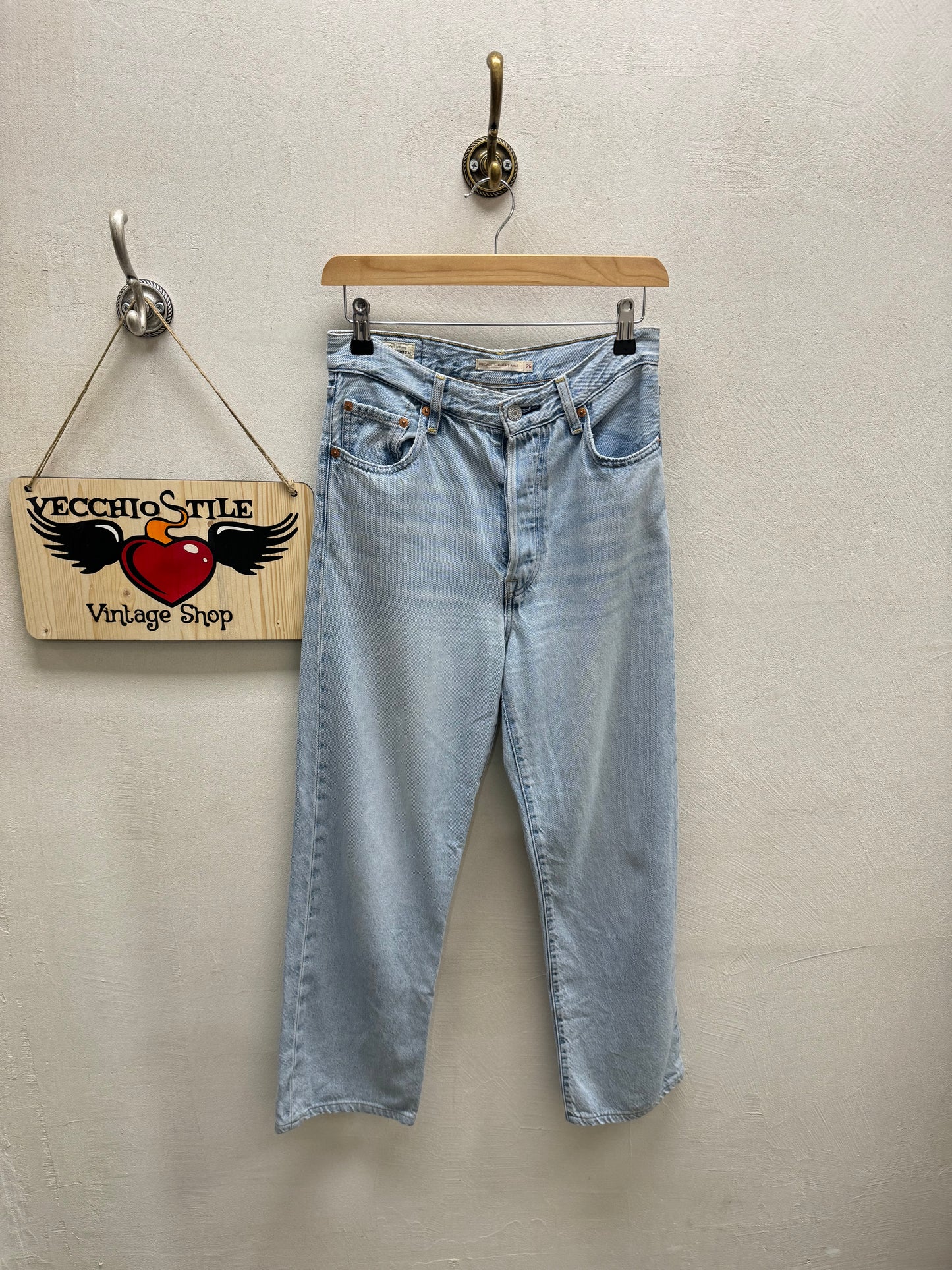 LEVI’S
