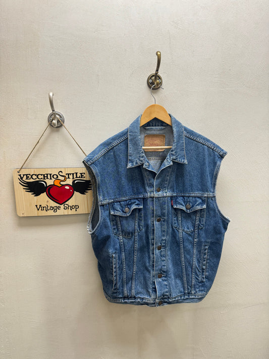LEVI’S