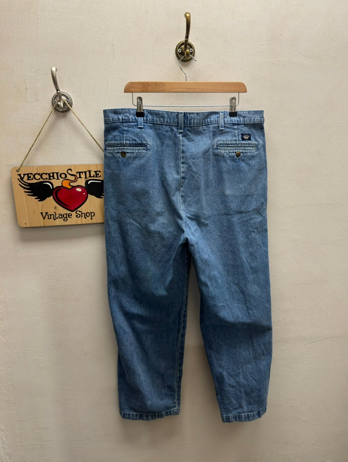 DOCKERS