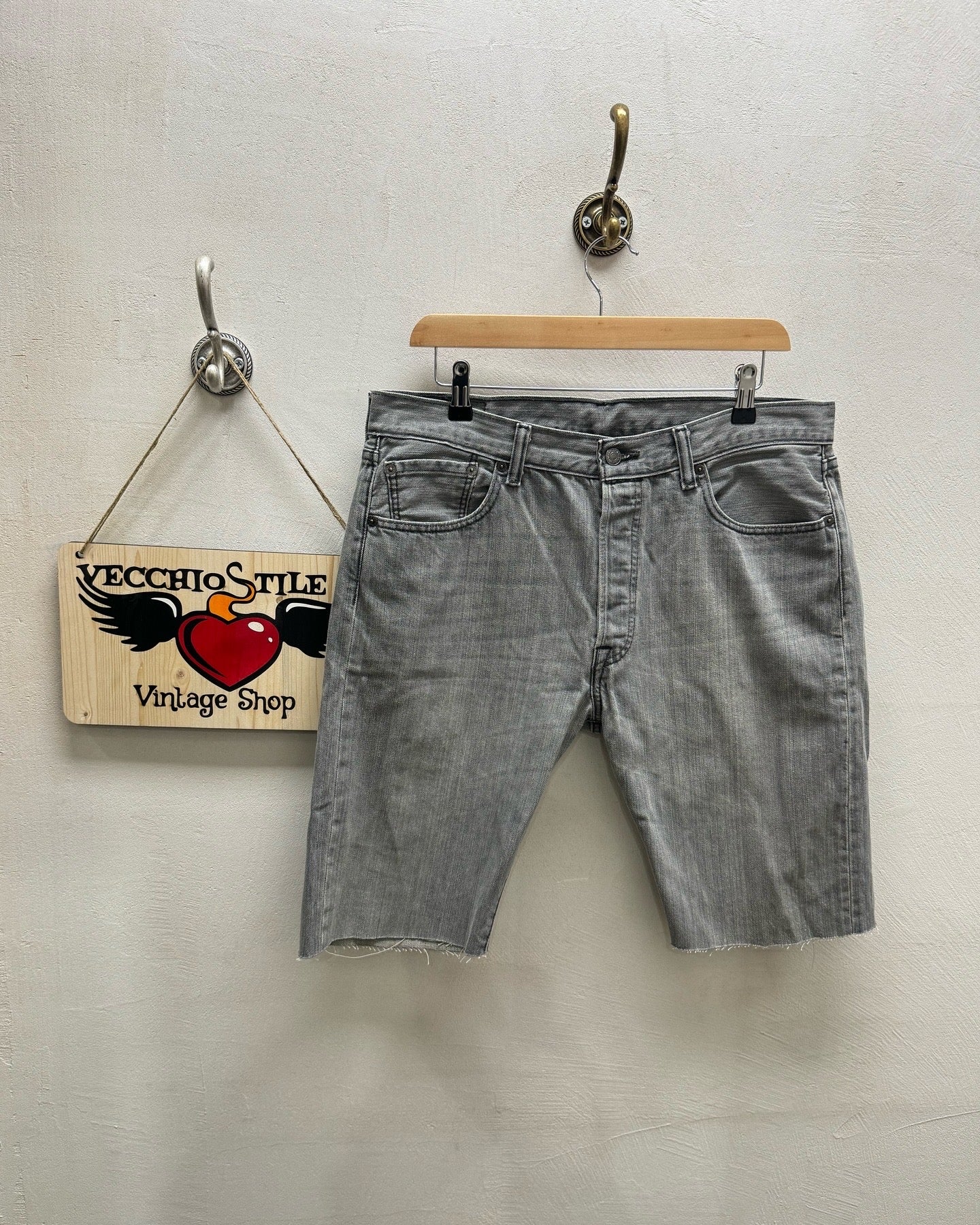 LEVI’S
