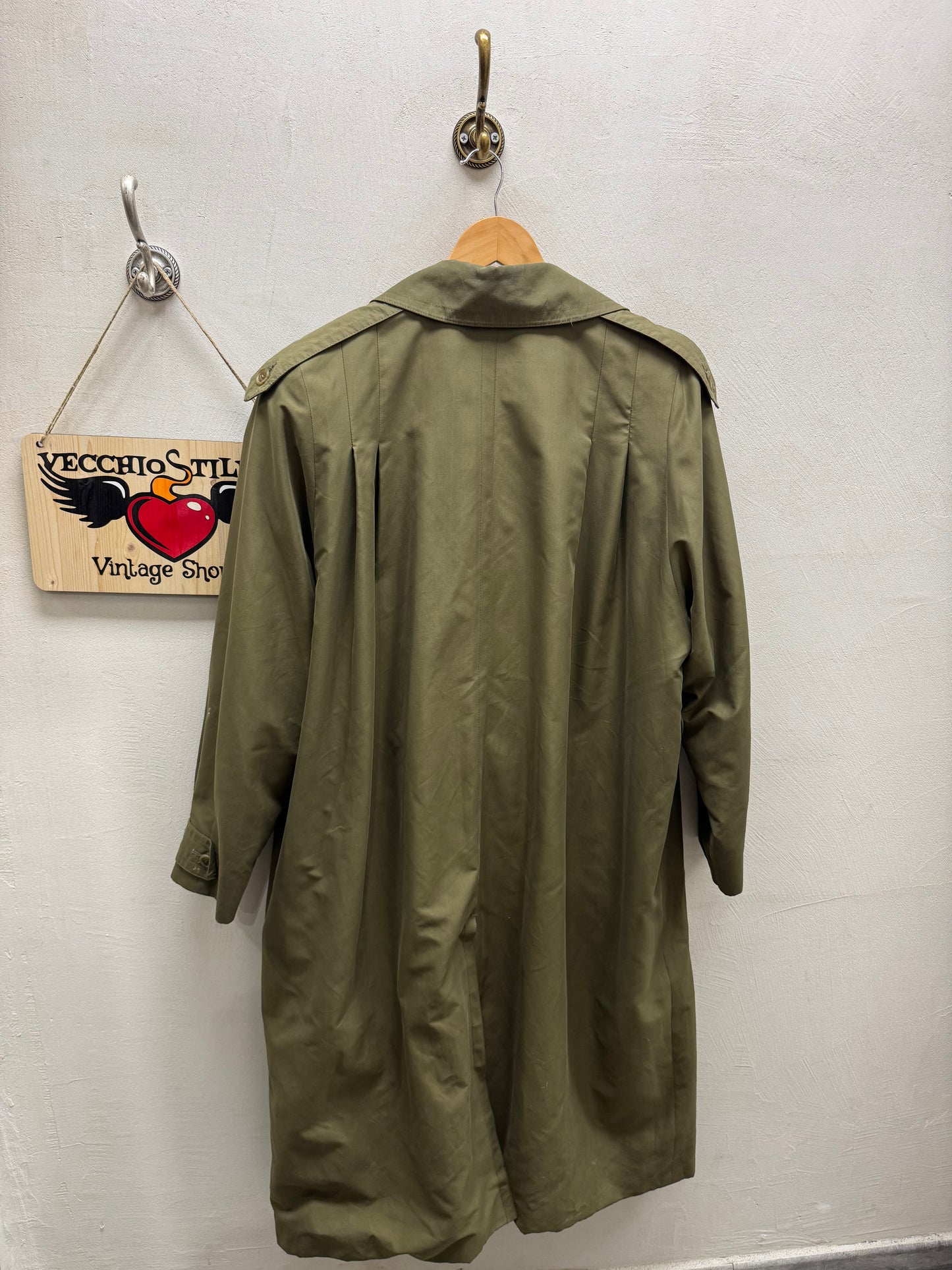 AQUASCUTUM OF LONDON