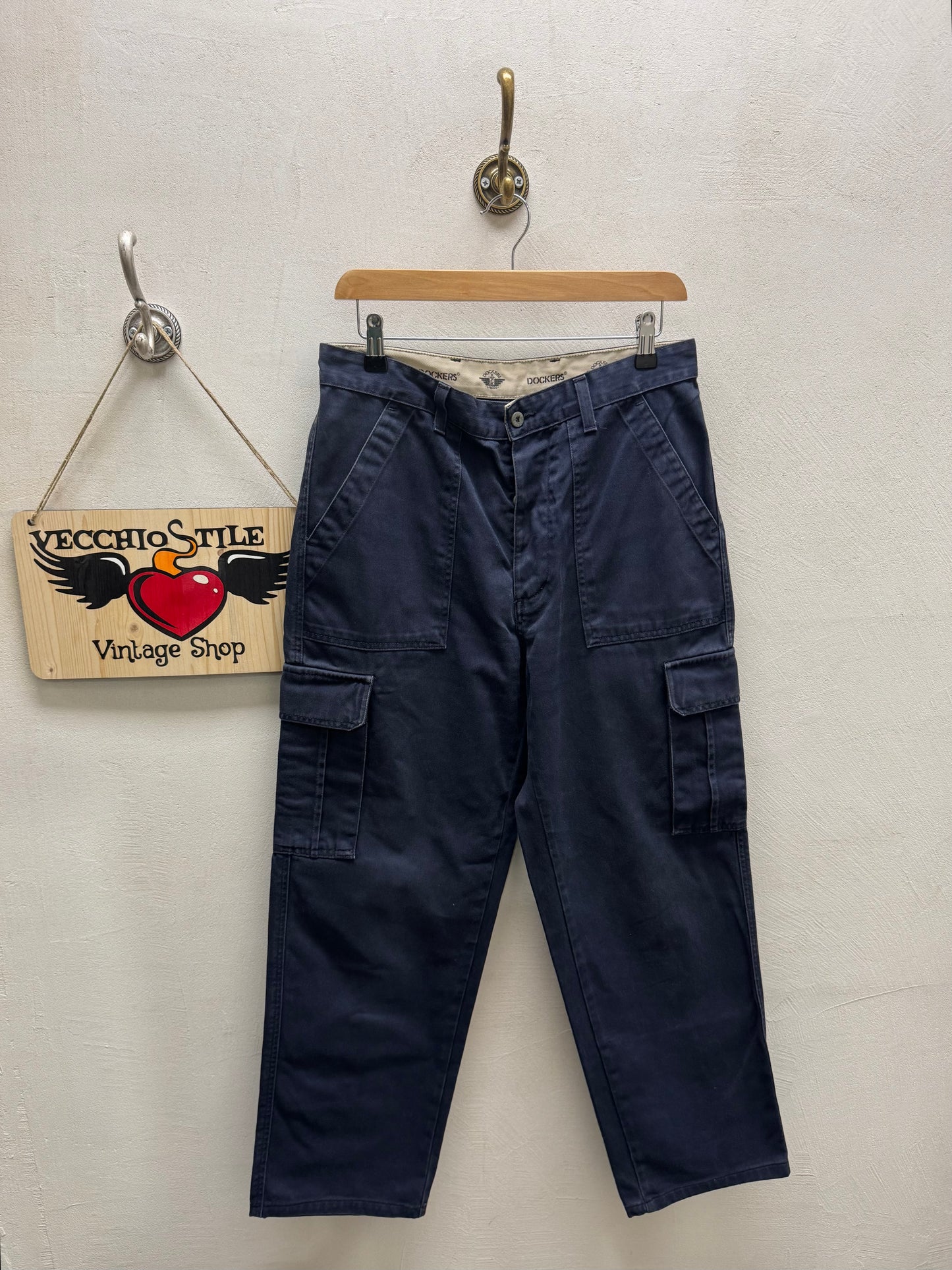 DOCKERS