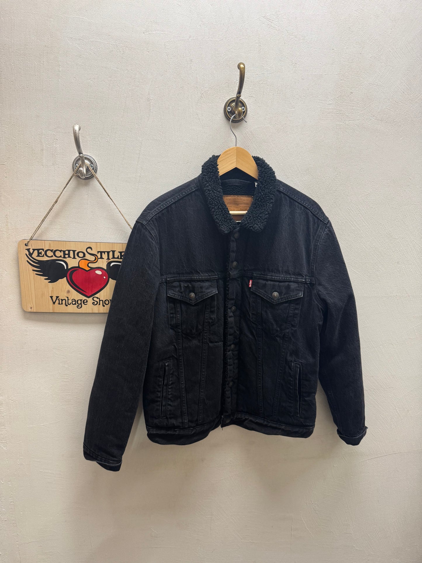 LEVI’S