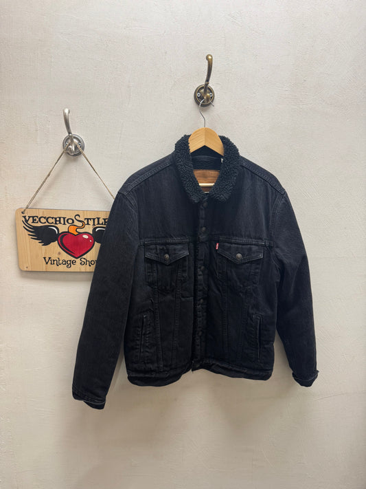 LEVI’S