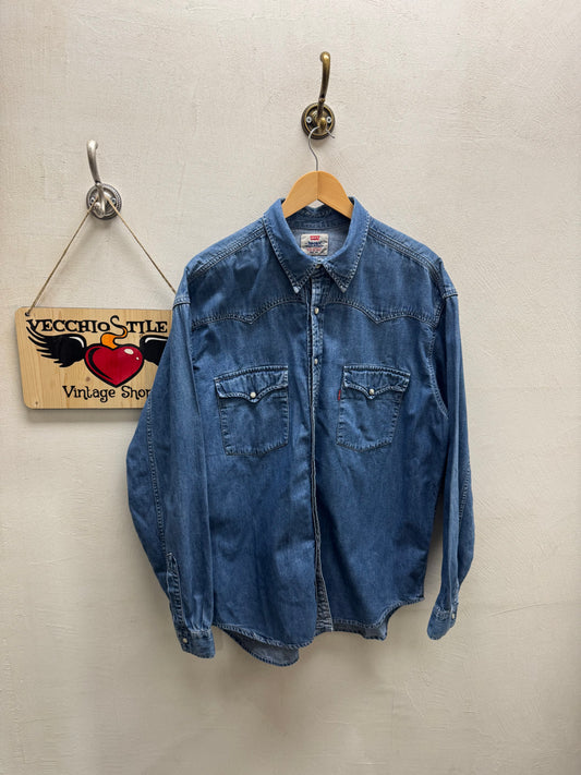 LEVI’S