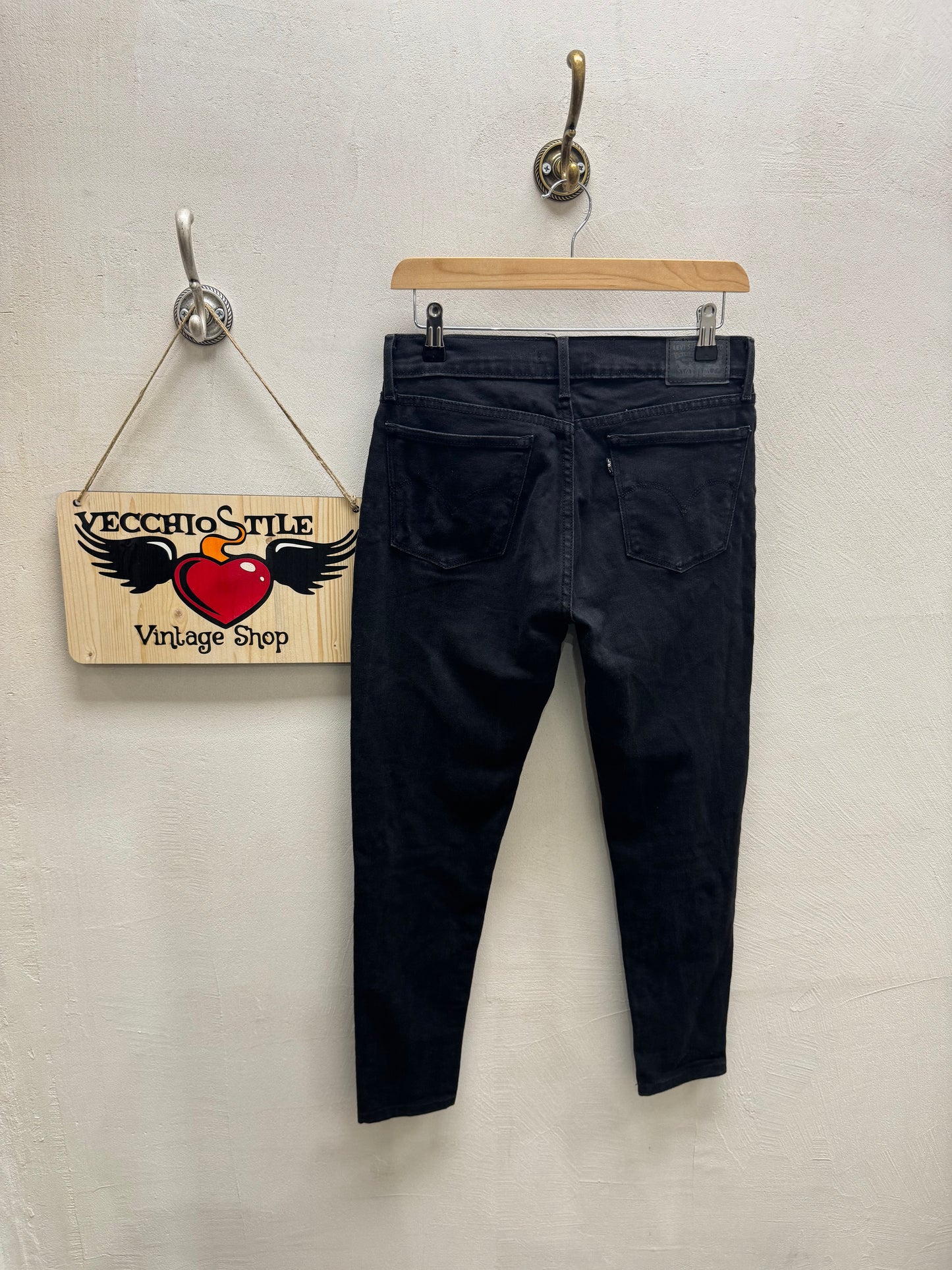LEVI’S 710
