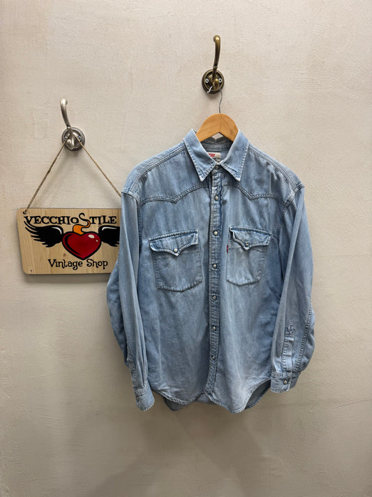 LEVI’S