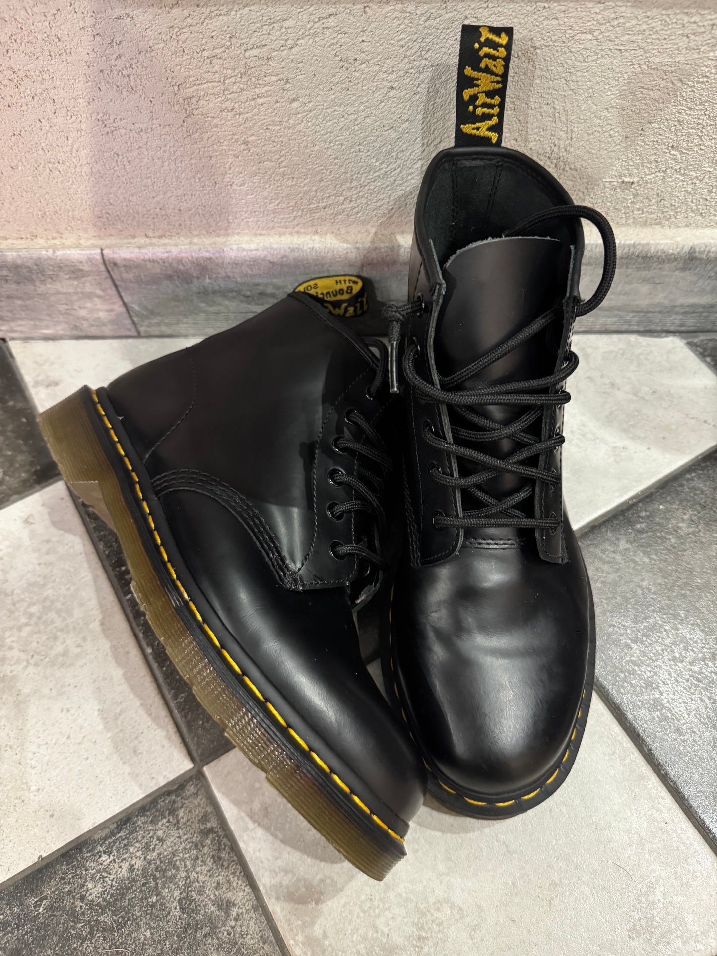 DR MARTENS 101