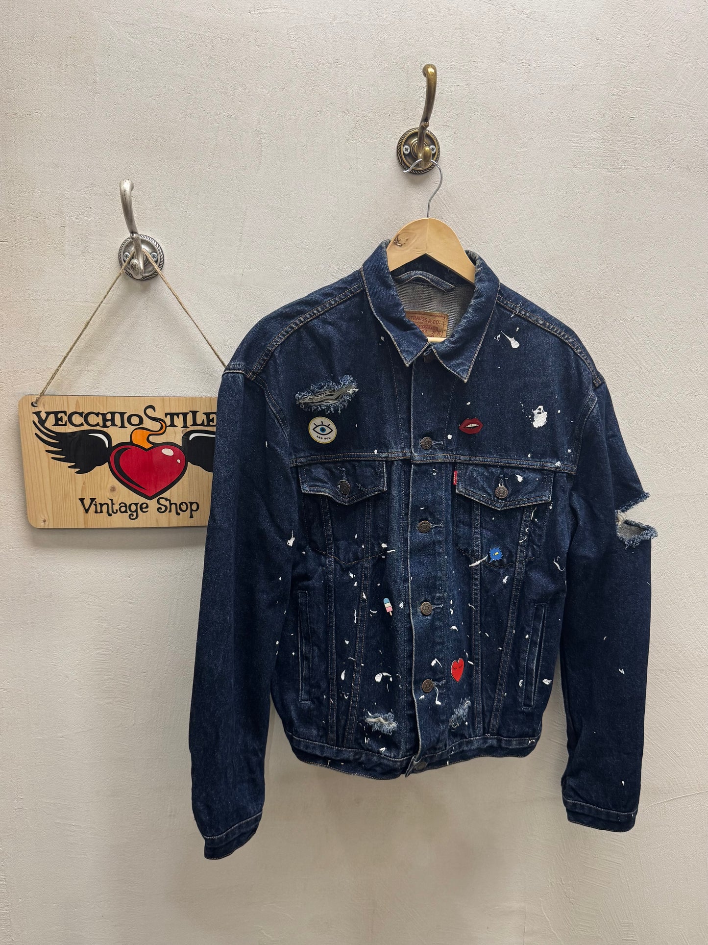 LEVI’S