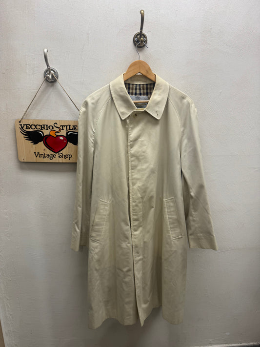 AQUASCUTUM OF LONDON