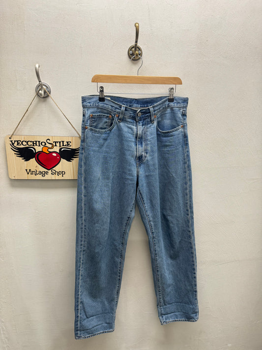 LEVI’S STAY LOOSE