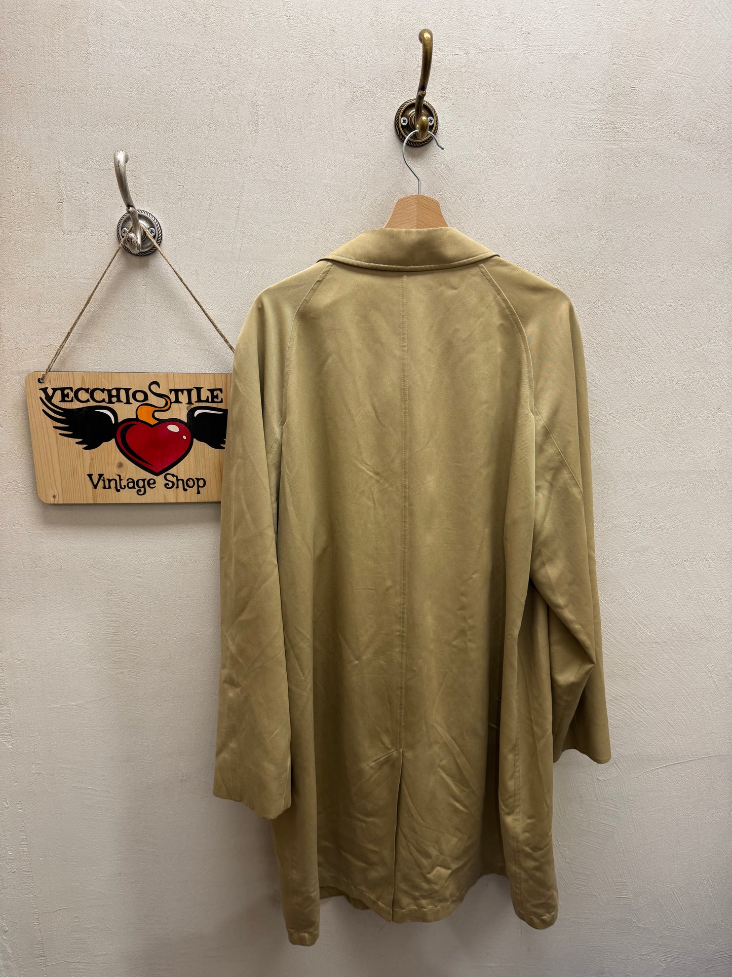 AQUASCUTUM OF LONDON