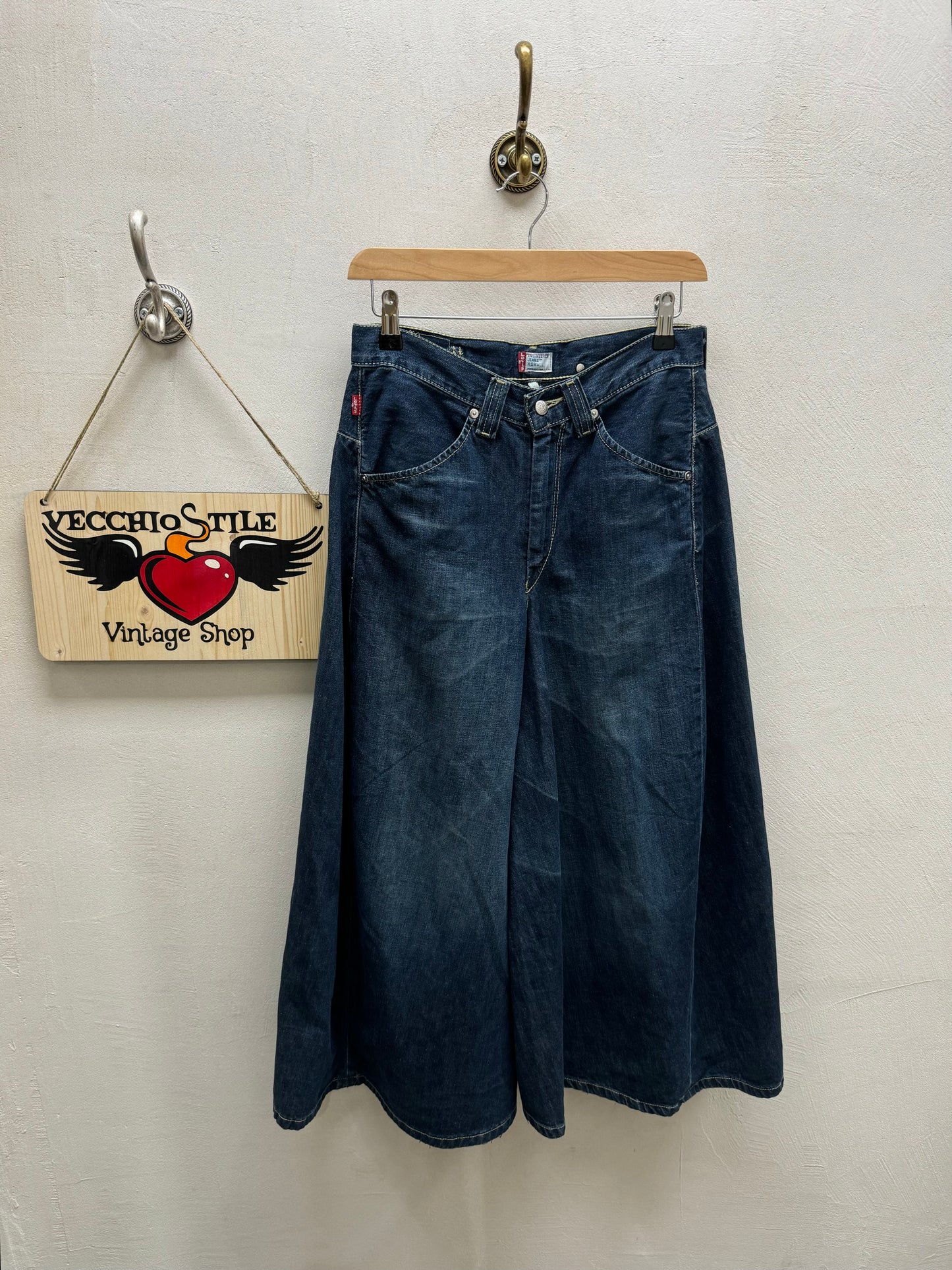 LEVI’S