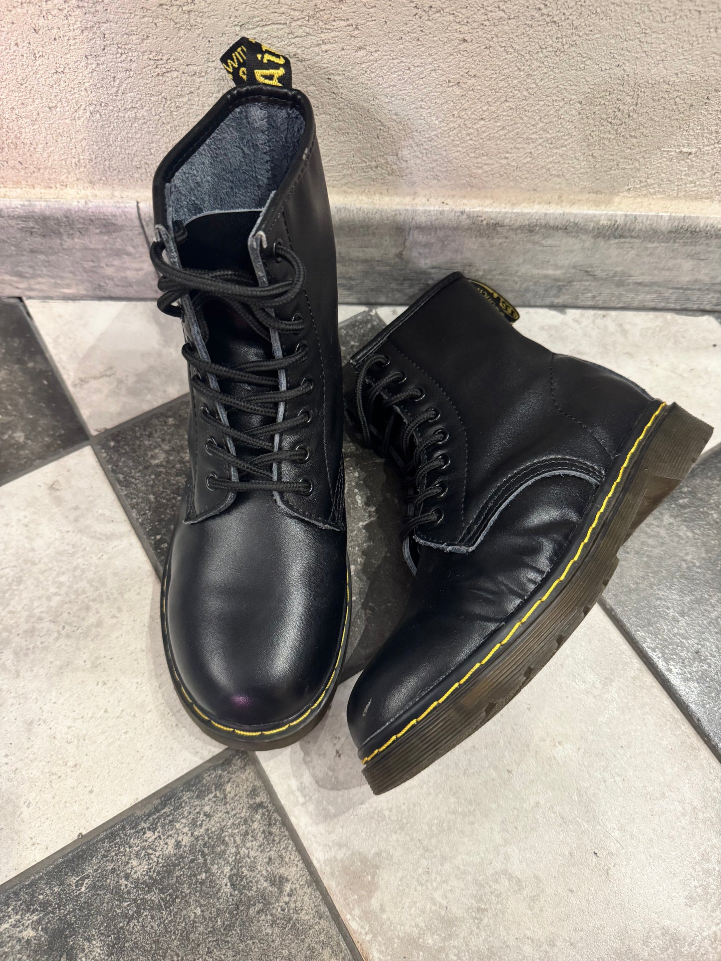 DR.MARTENS