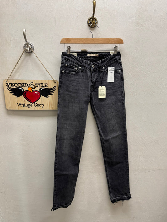 LEVI’S LOW PITCH STRAIGHT