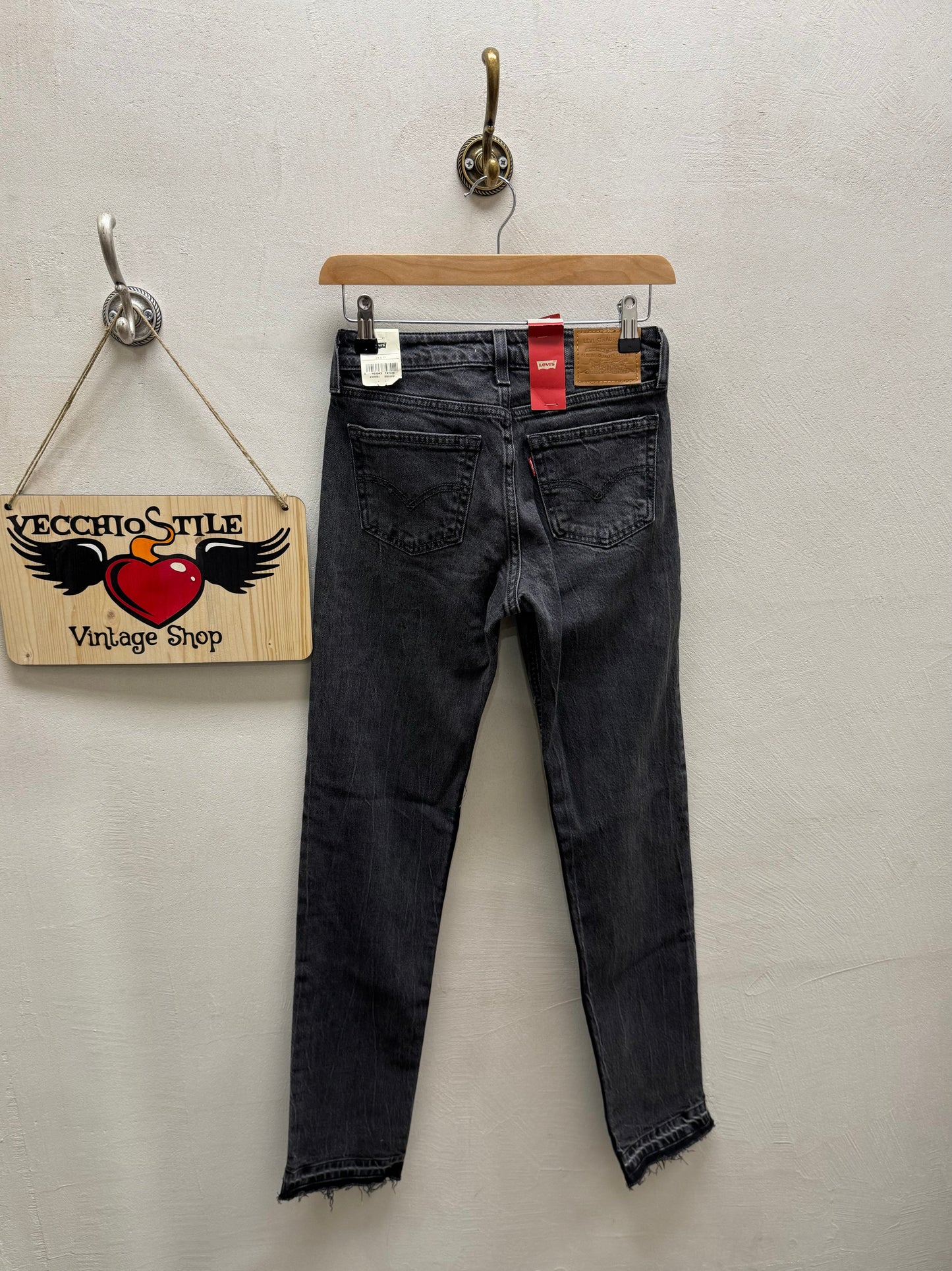 LEVI’S LOW PITCH STRAIGHT