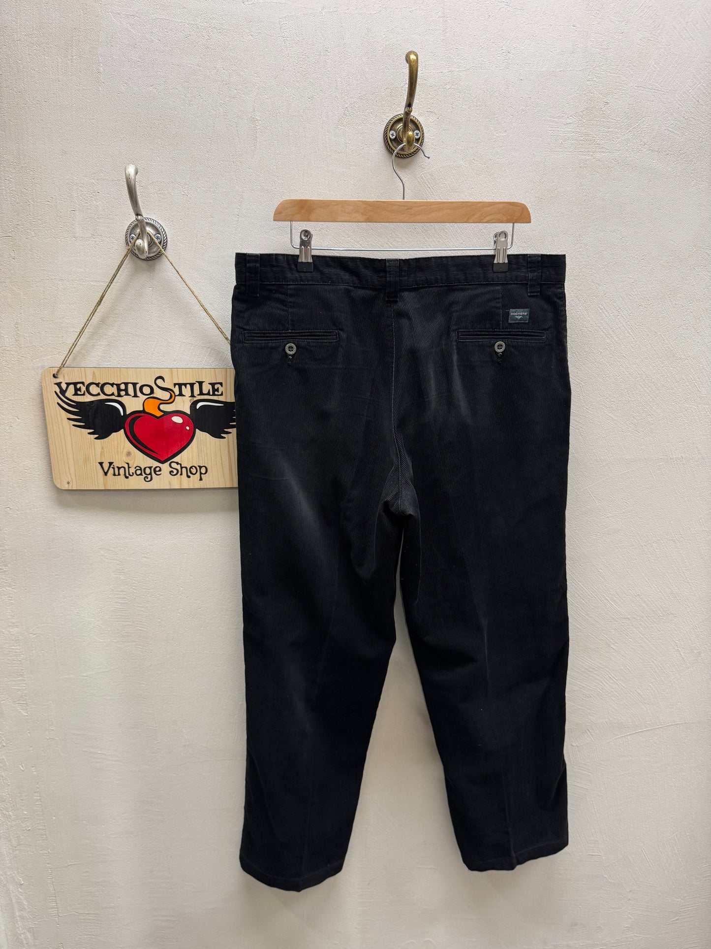 DOCKERS