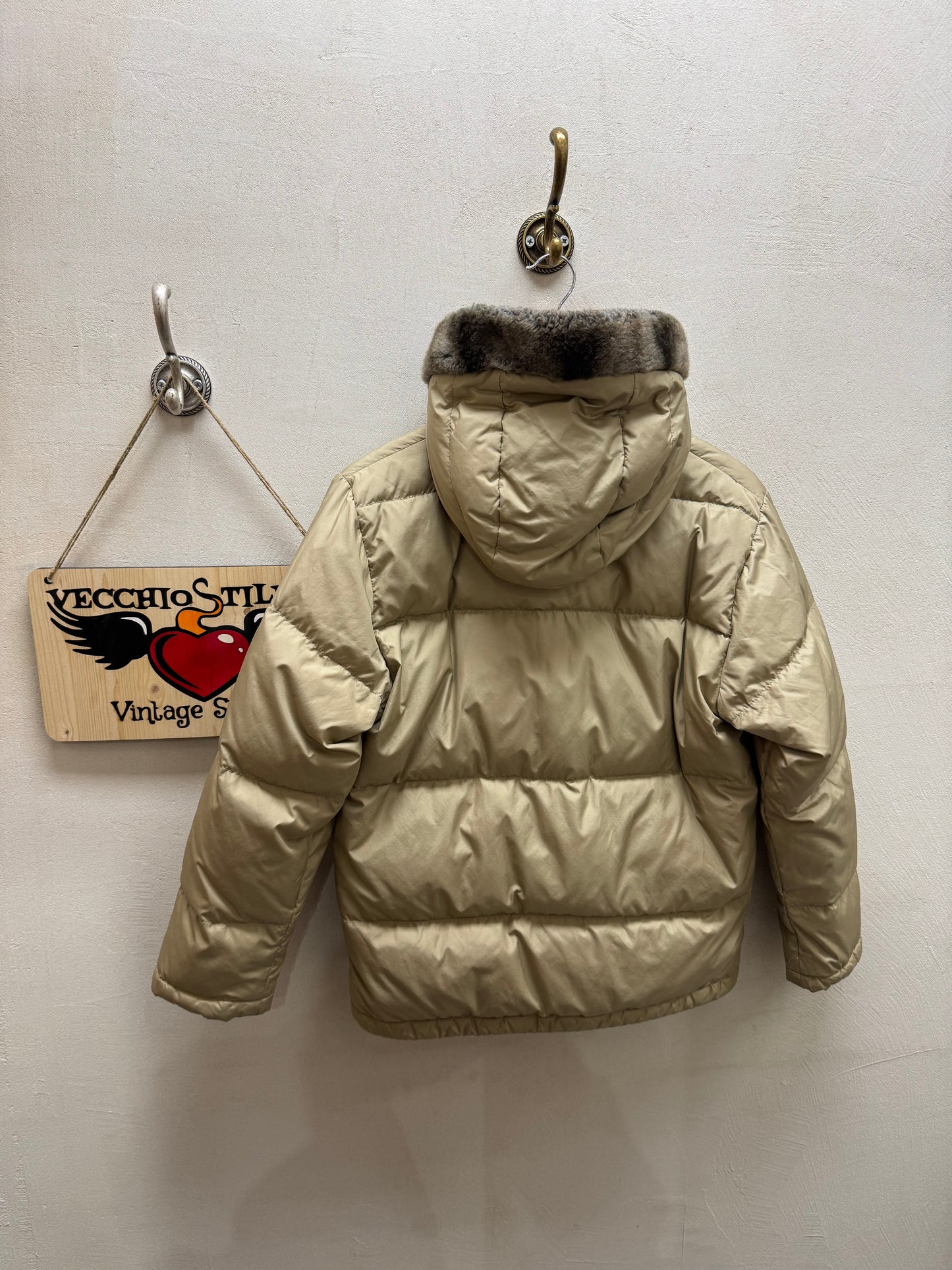 AQUASCUTUM OF LONDON