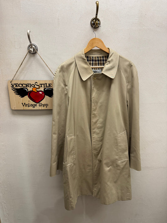 AQUASCUTUM OF LONDON