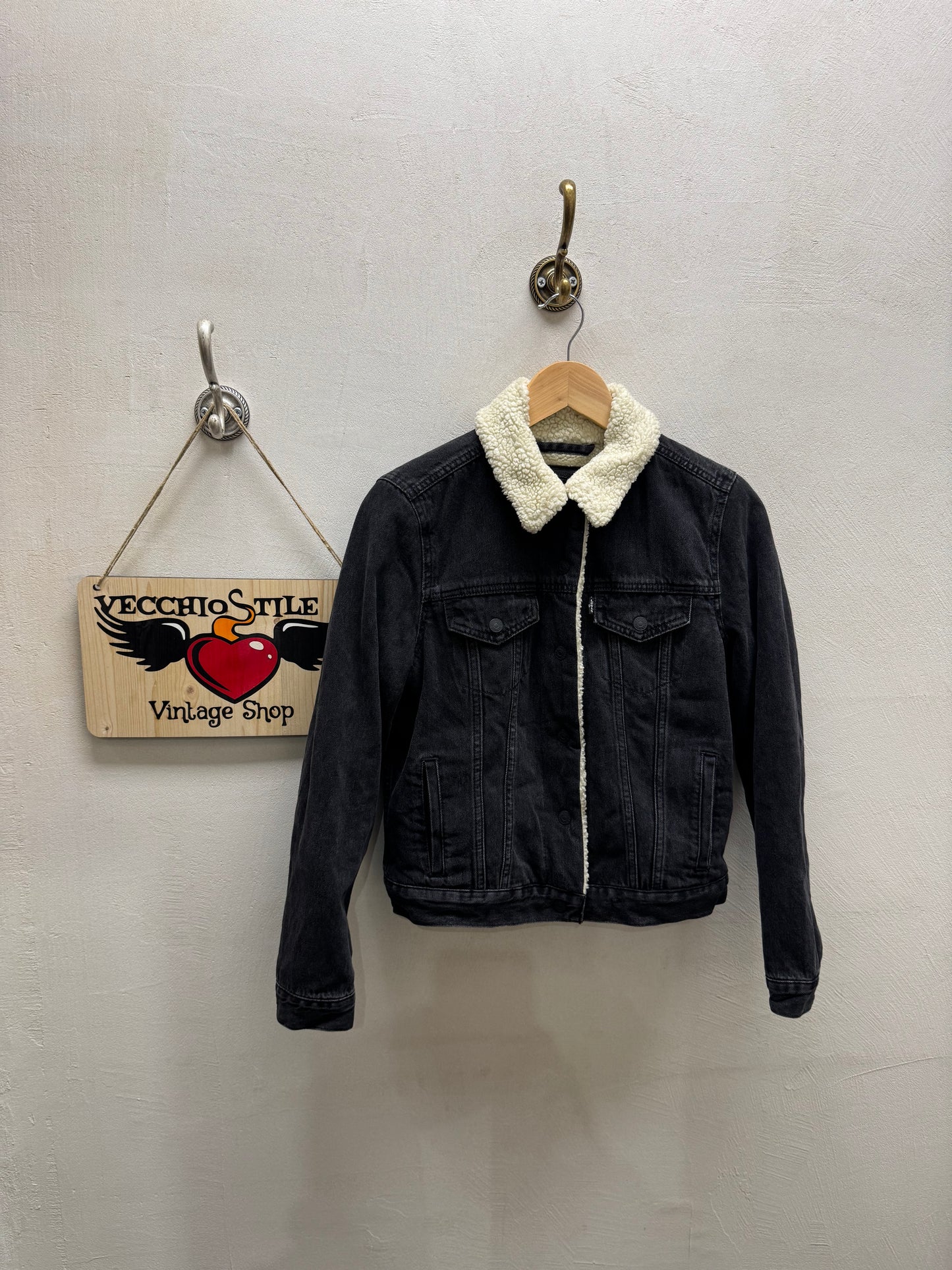 LEVI’S