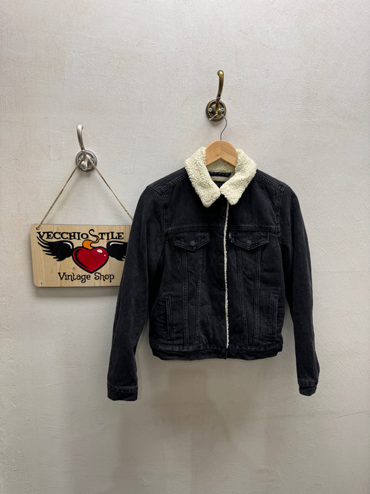 LEVI’S