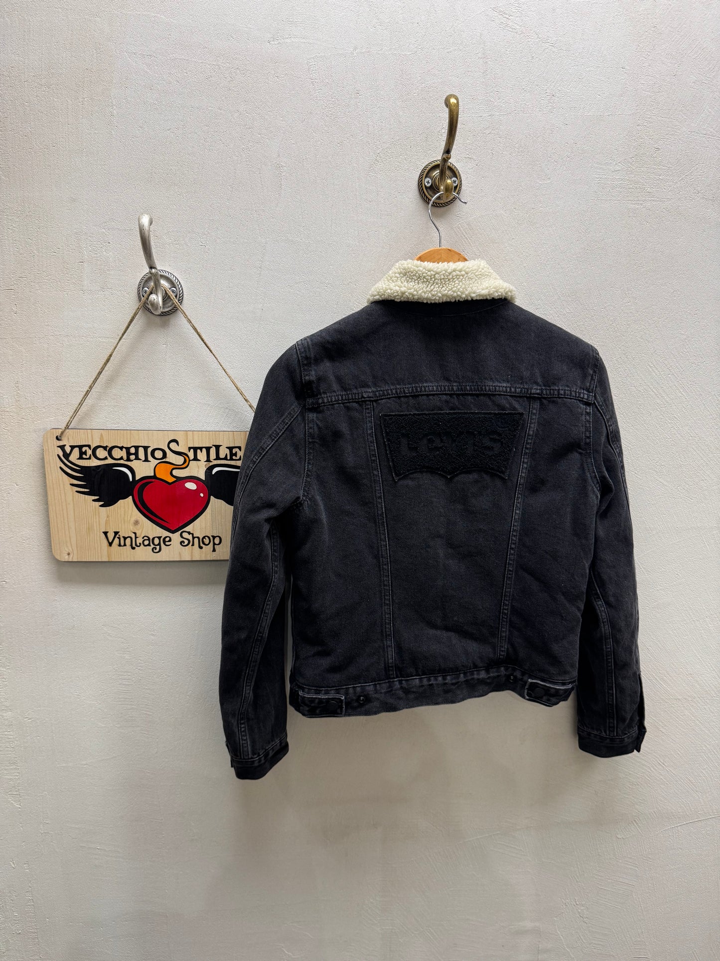 LEVI’S