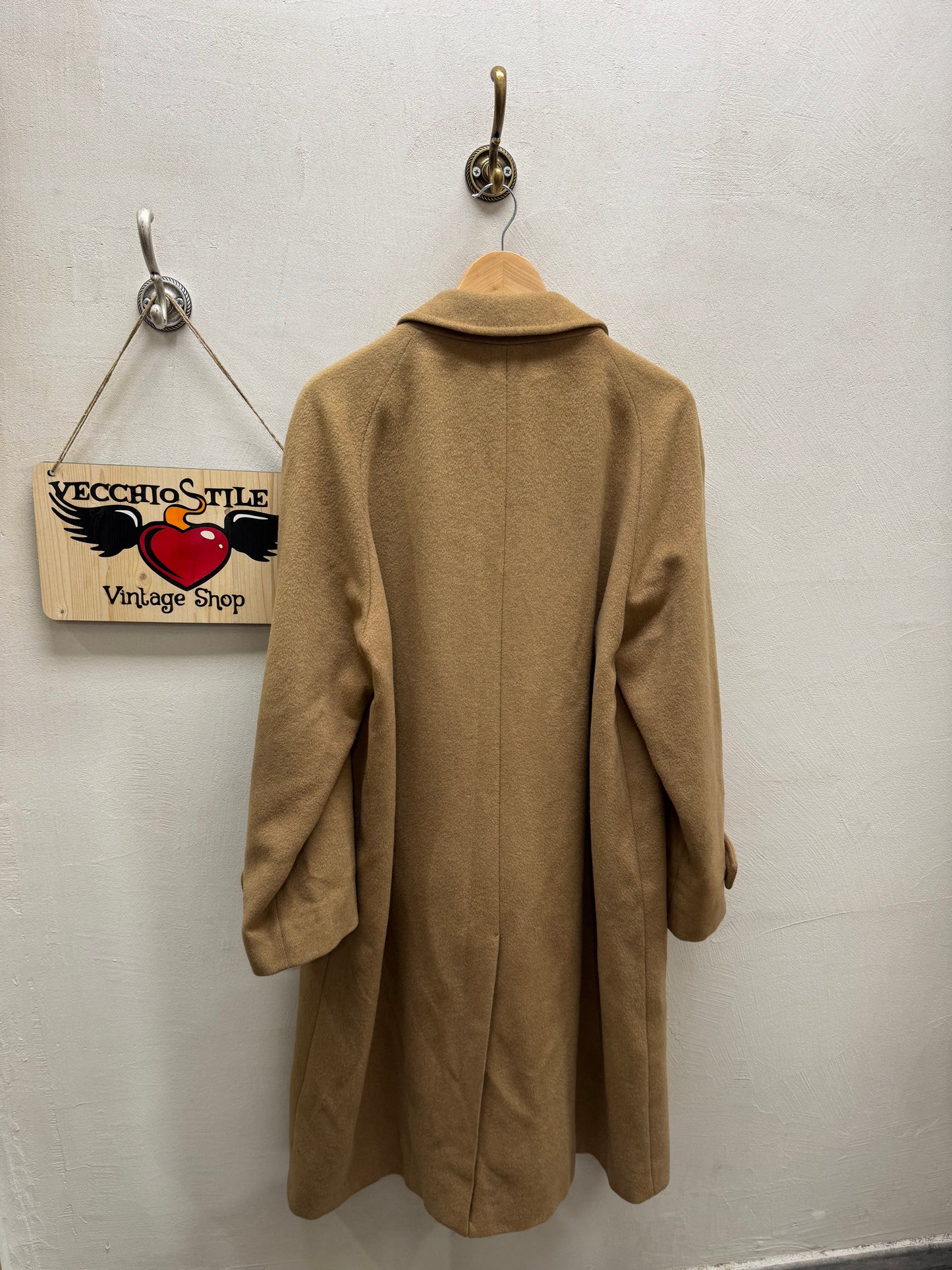 AQUASCUTUM OF LONDON
