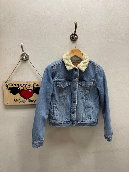 LEVI’S