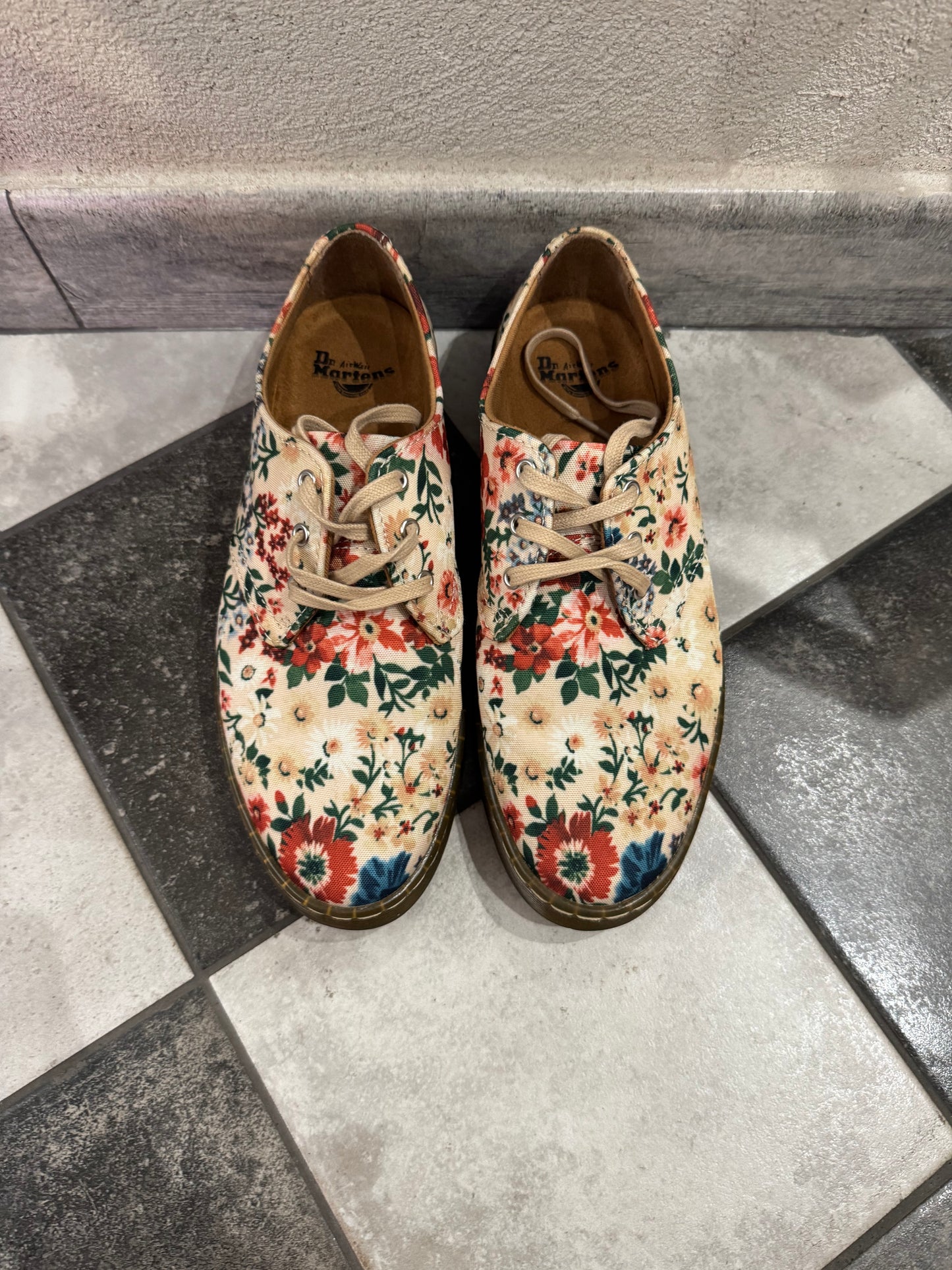 DR MARTENS GIZELLE