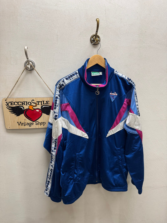 DIADORA