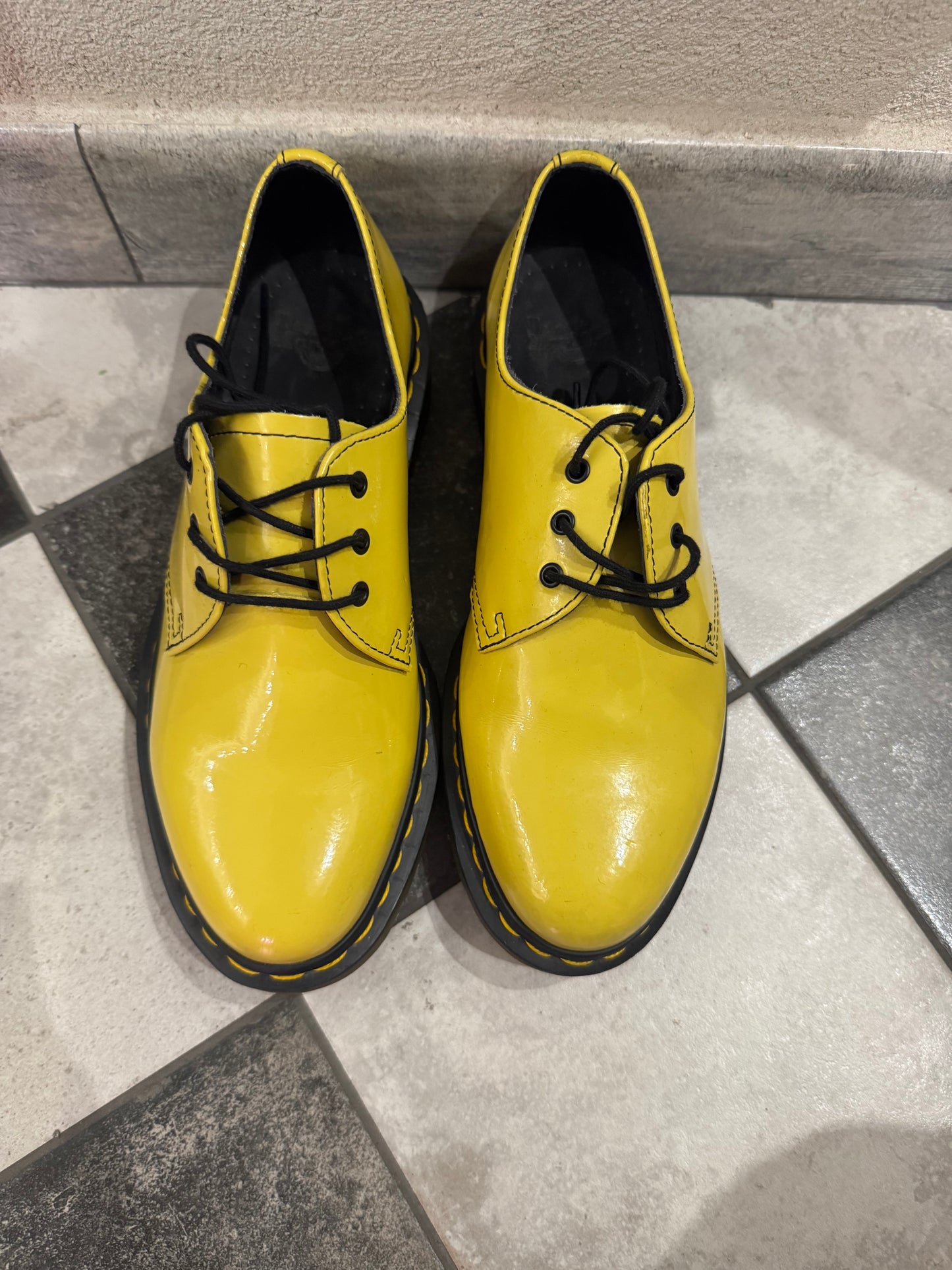 DR MARTENS 10084