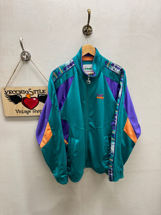 DIADORA