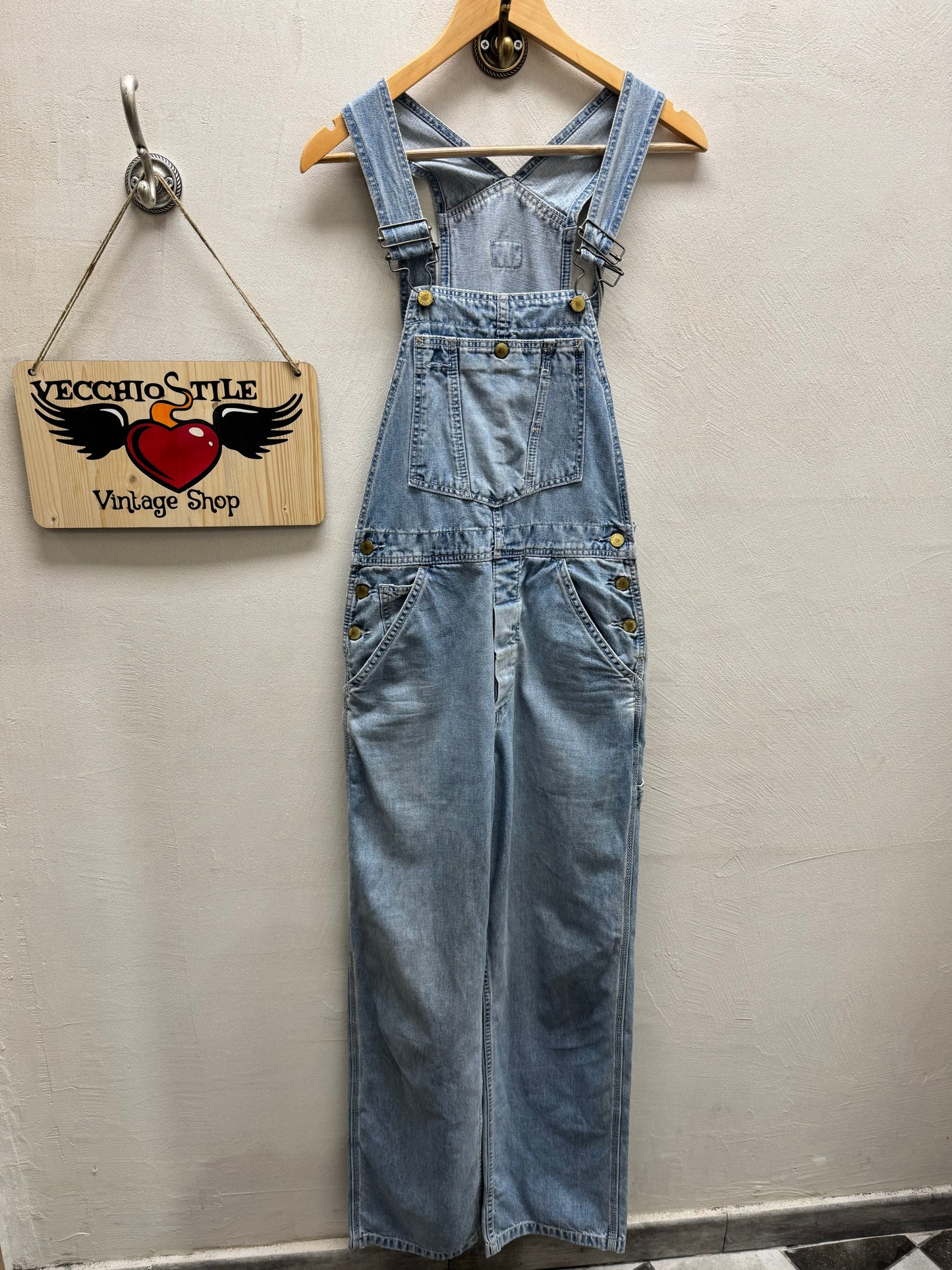 LEVI’S