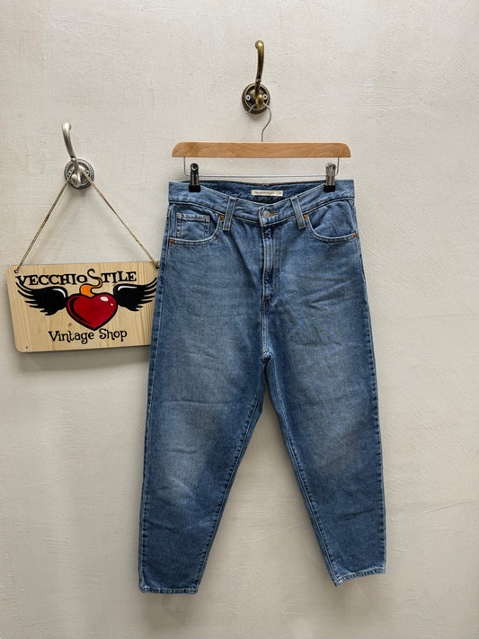 LEVI’S HIGH WAISTED