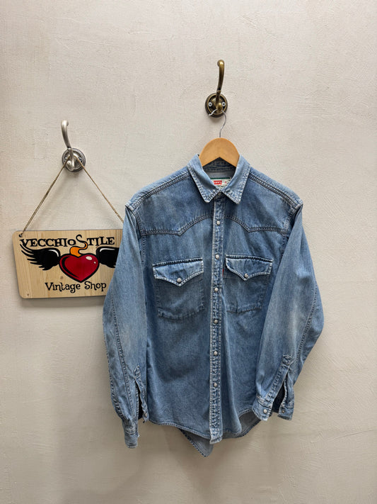 LEVI’S